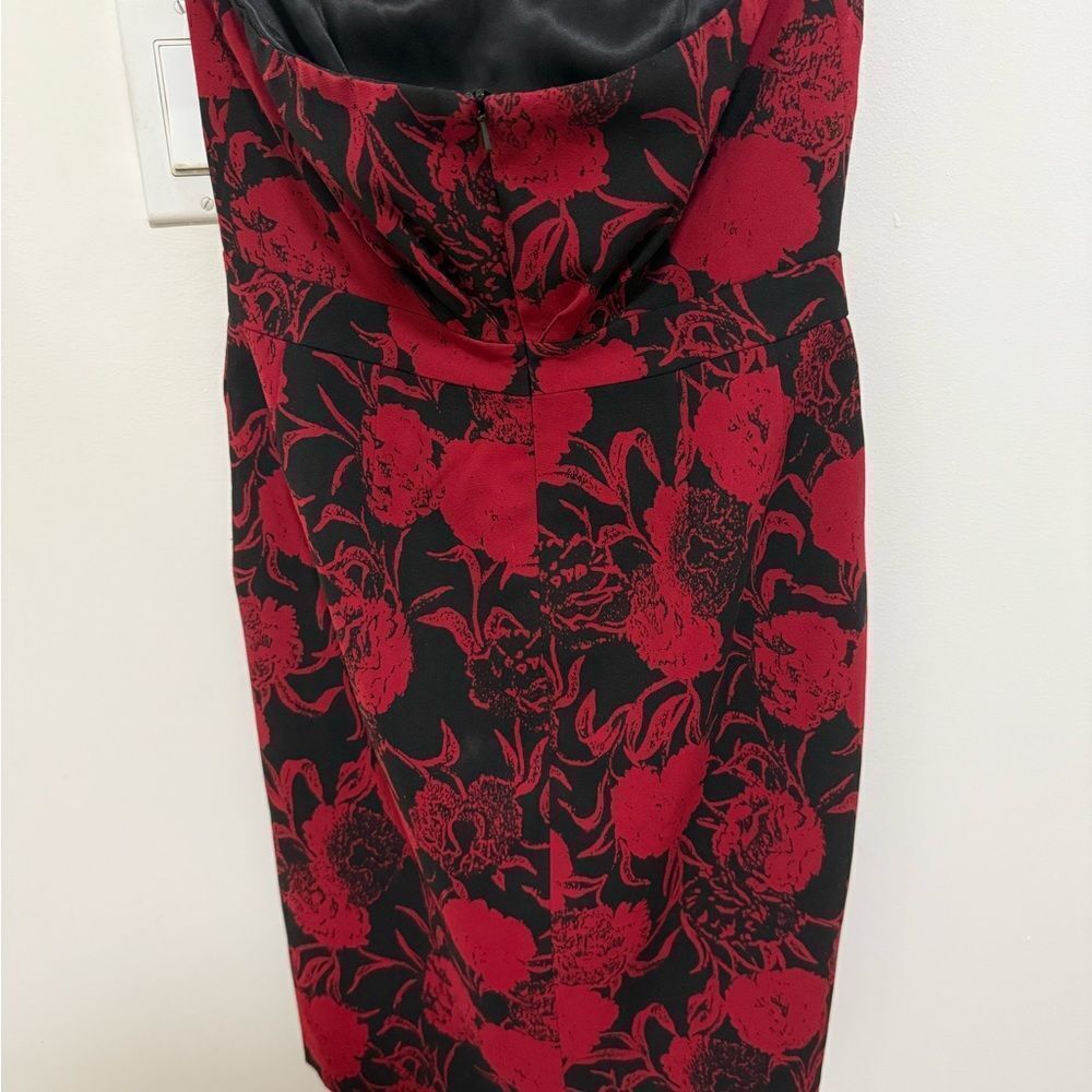 Jack Afalo Strapless Mini Dress in Burgundy/Black Floral Print. Size M. - Picture 2 of 12